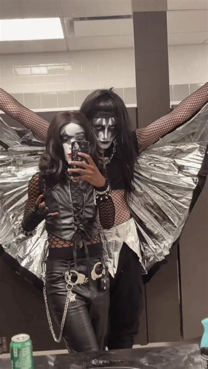 How to Create a DIY Gene Simmons Costume: A Step-by-Step Guide