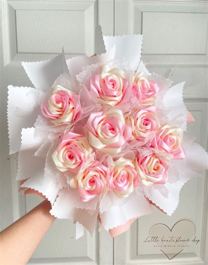 How to Create a Stunning DIY Ribbon Rose Bouquet: Step-by-Step Guide