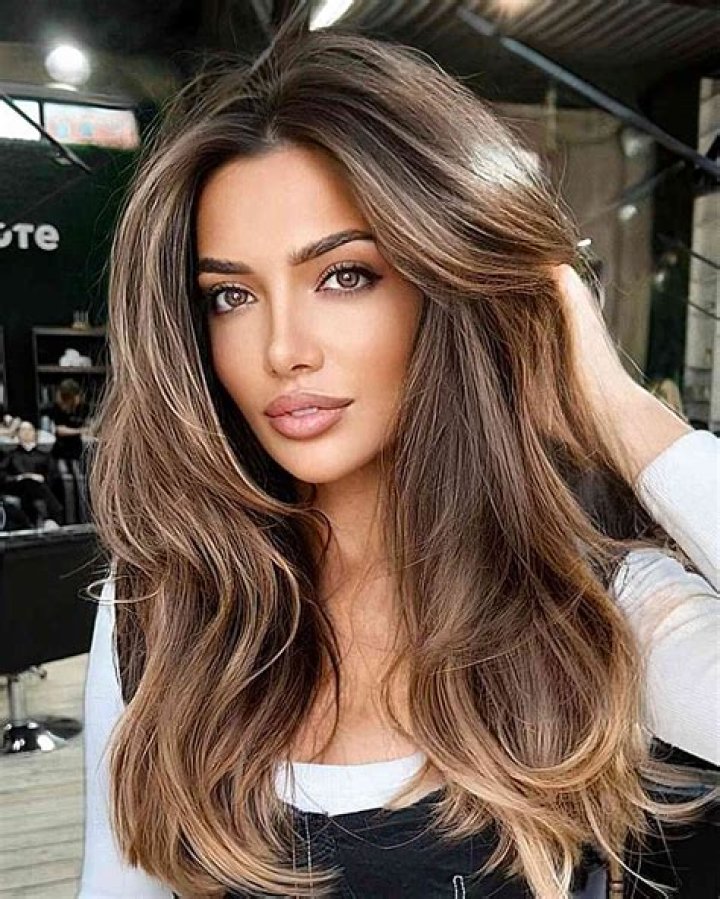 How to Style and Maintain Brown Hair with Blonde Highlights: A Complete Guide