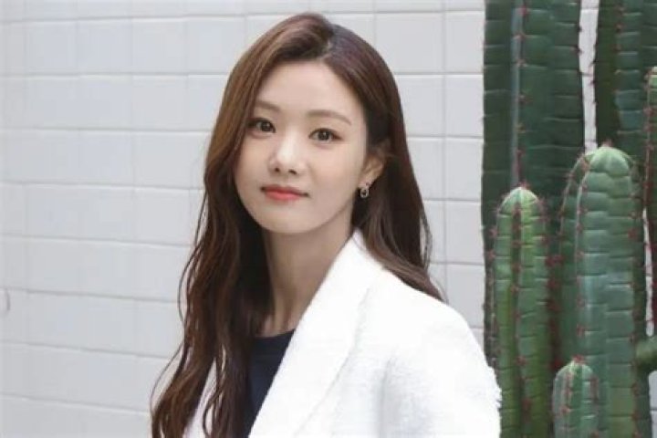 Ji Hyun Woo and Lee Hee Relationship: A Deep Dive into Their Love Story