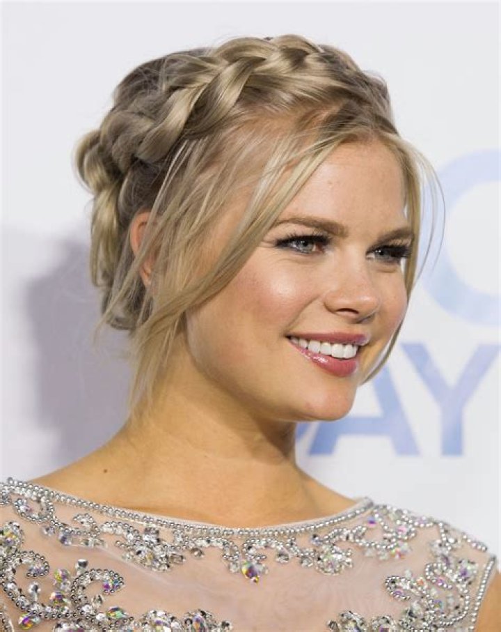 Kelli Goss: The Rising Star in the Music and Acting World